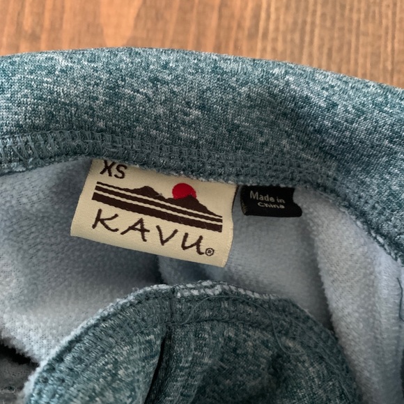 Kavu Button Neck Pull Over - Picture 5 of 7